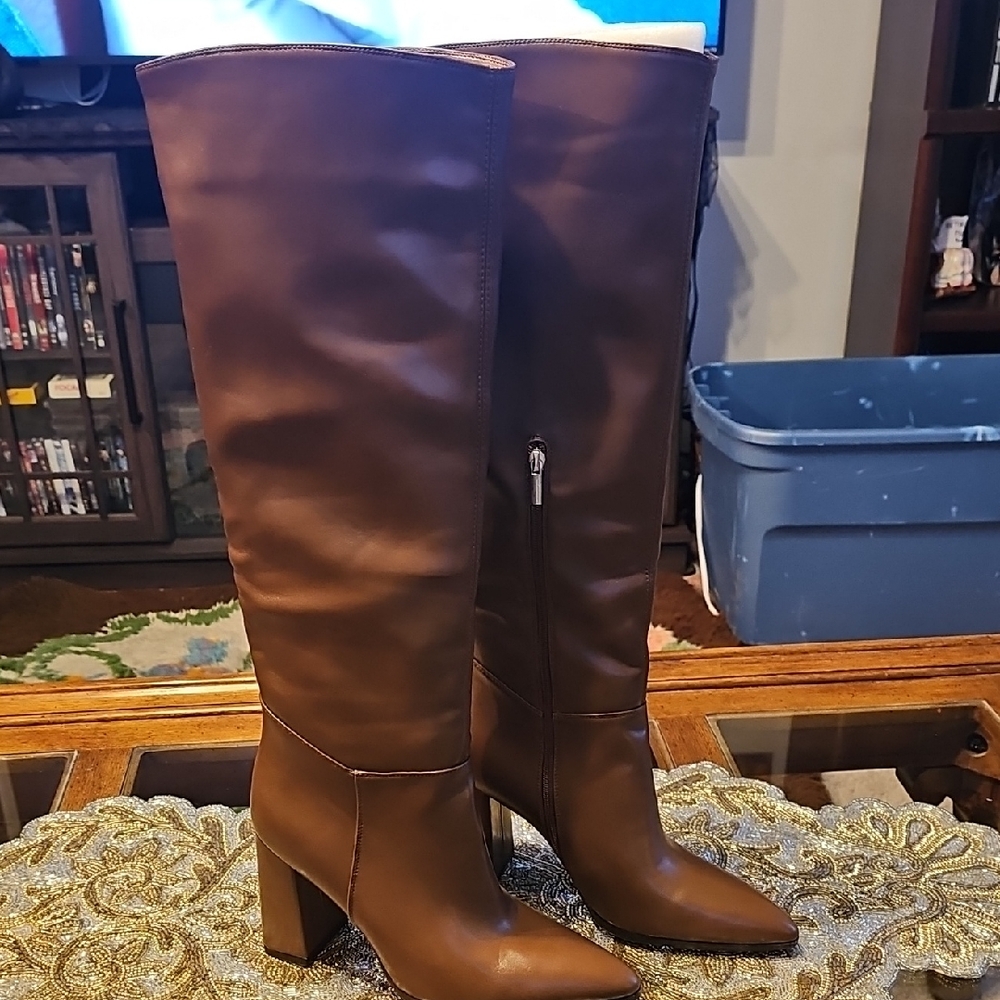 NWOT Elegant Brown Heeled Boots for Women